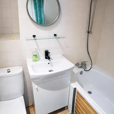 Spacious Quiet 536mbps Internet Apartment *